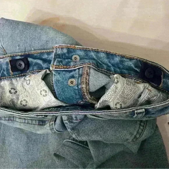 Cat & Jack Super Stretch Embroidered Distressed Girlfriend Jeans size 12 girls - Picture 11 of 11